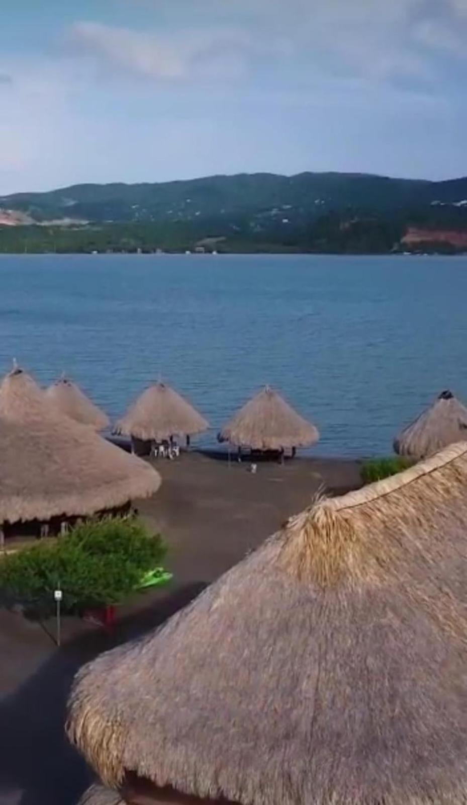 Cabana Puerto Velero Puerto Caiman ภายนอก รูปภาพ